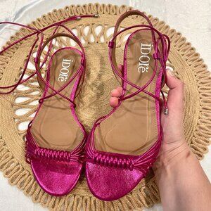 NWOT Idore Pink Metallic Leather Lace Up Tie Flat Sandals Size 8